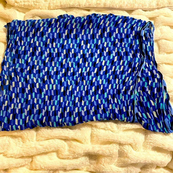 Vera Bradley Blue Pop Art Infinity Scarf - Picture 2 of 5